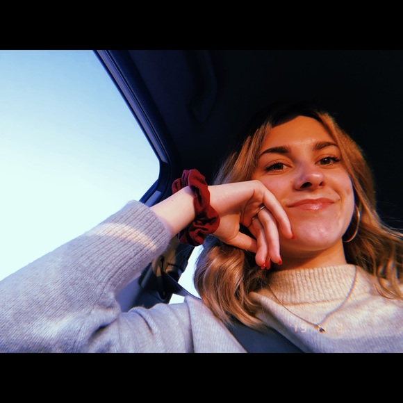 Meet your Posher, Sara - Picture 1 of 1